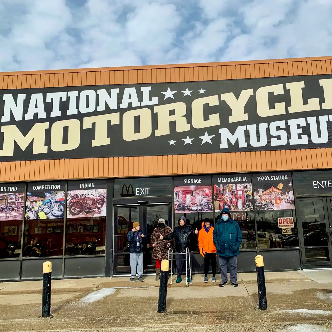 E6: Campers take Museum Tours