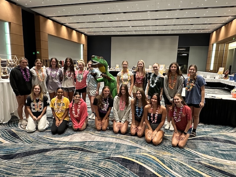 Cedar Rapids Washington Women’s Swim Team Huge Help At The Gala!